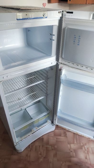 Indesit холодильник