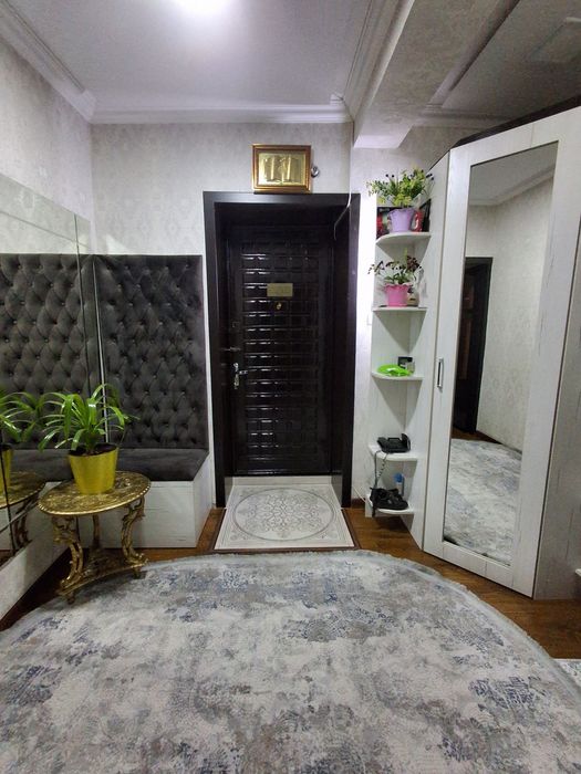 Продам 4х комнатную квартиру 77-серии