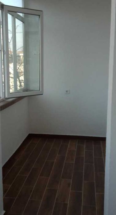 Дава се под наем Тристаен апартамент в Пловдив, Остромила - 87 кв.м за 408 € - Снимка #1