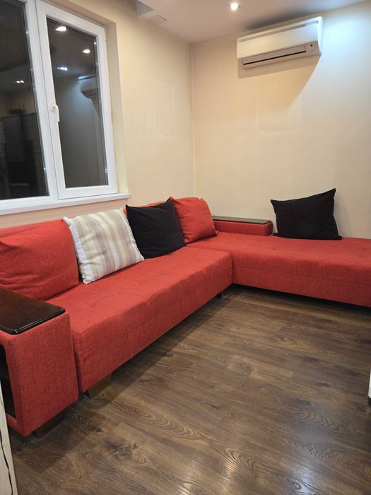 Ъглов диван - червен