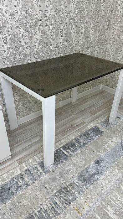 Продам кухонный стол