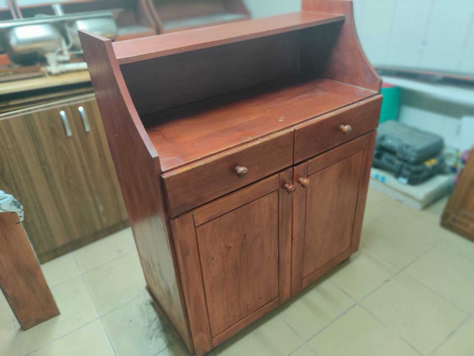 Dulapuri, gueridon lemn, alte elemente de mobilier GRATIS