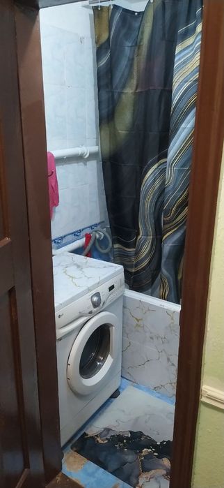 Сдается кв-ра студенам с поворам и уборшицай 80кв от  пед инстета 5