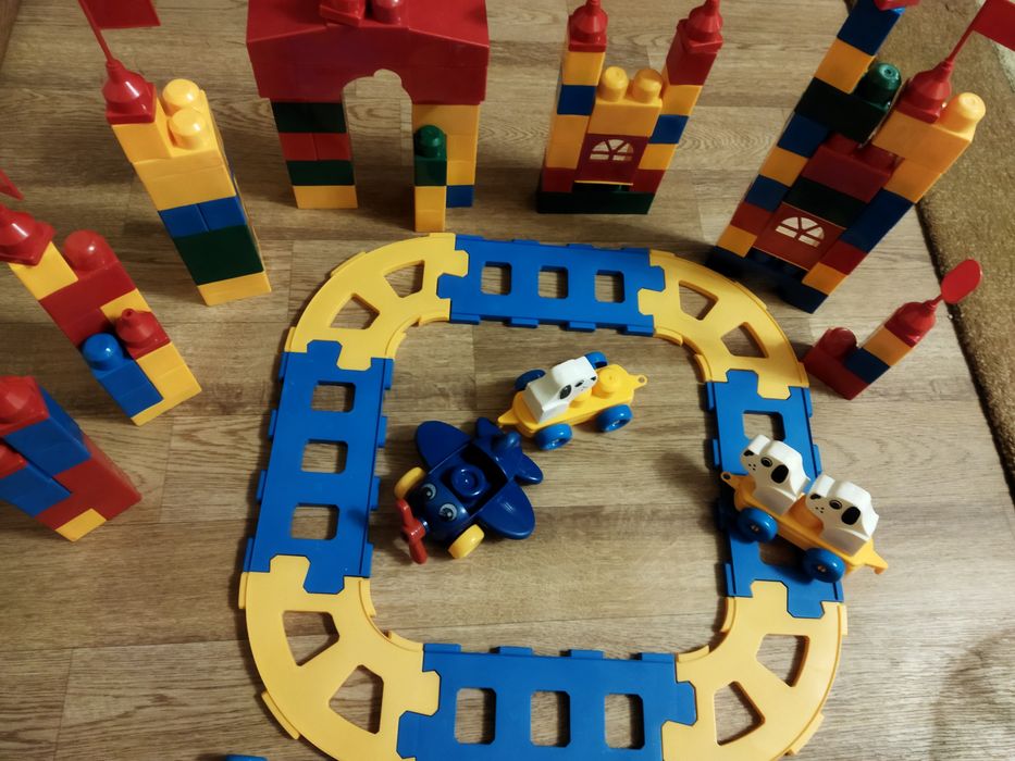 Конструктор из крупных деталей