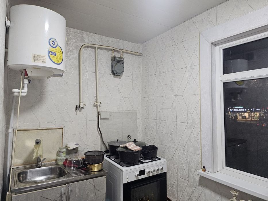 Продаётся 2х комнатная Яшнабадский район рядом рынка Кадышва