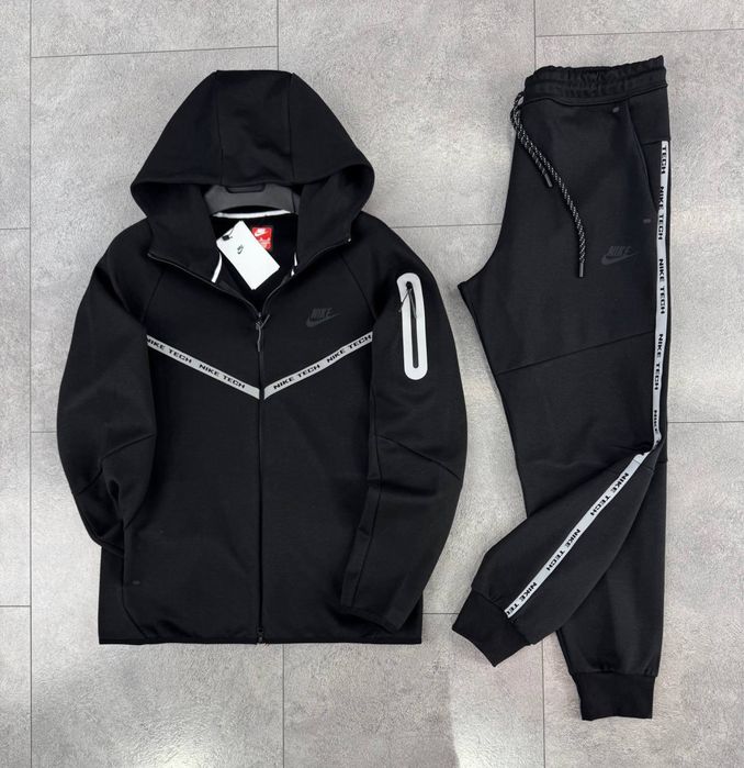 Trening Nike Tech
