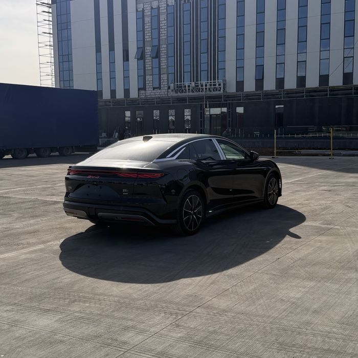 BYD HAN L (701km Lidar)