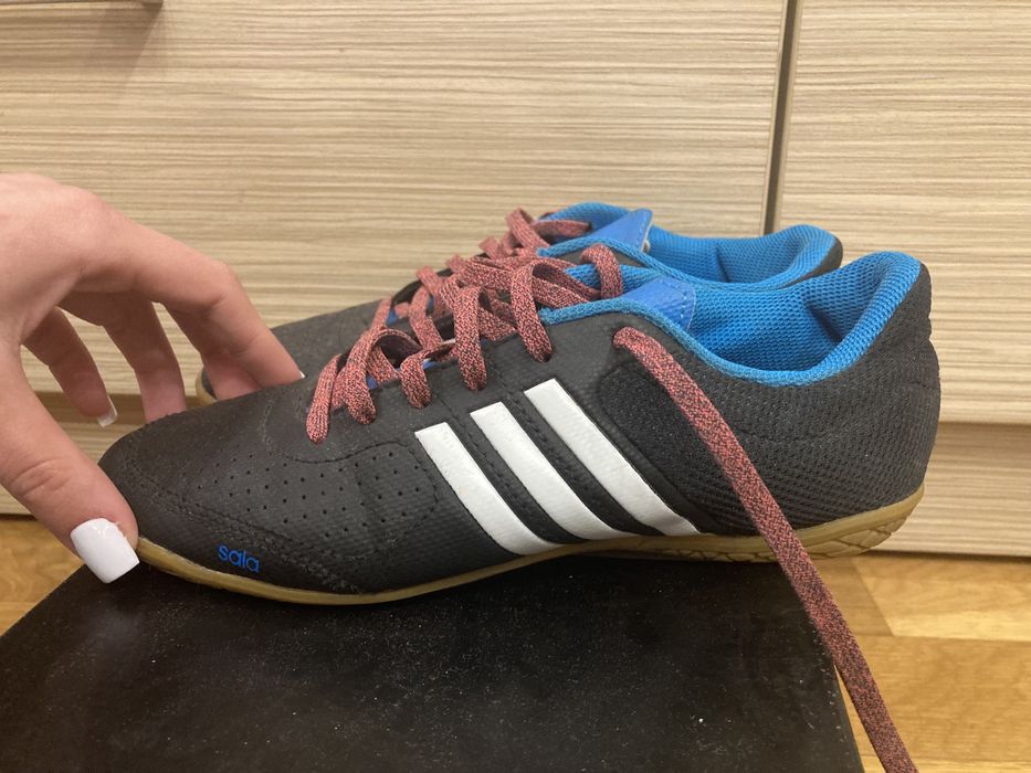 Детски футболни маратонки на Adidas