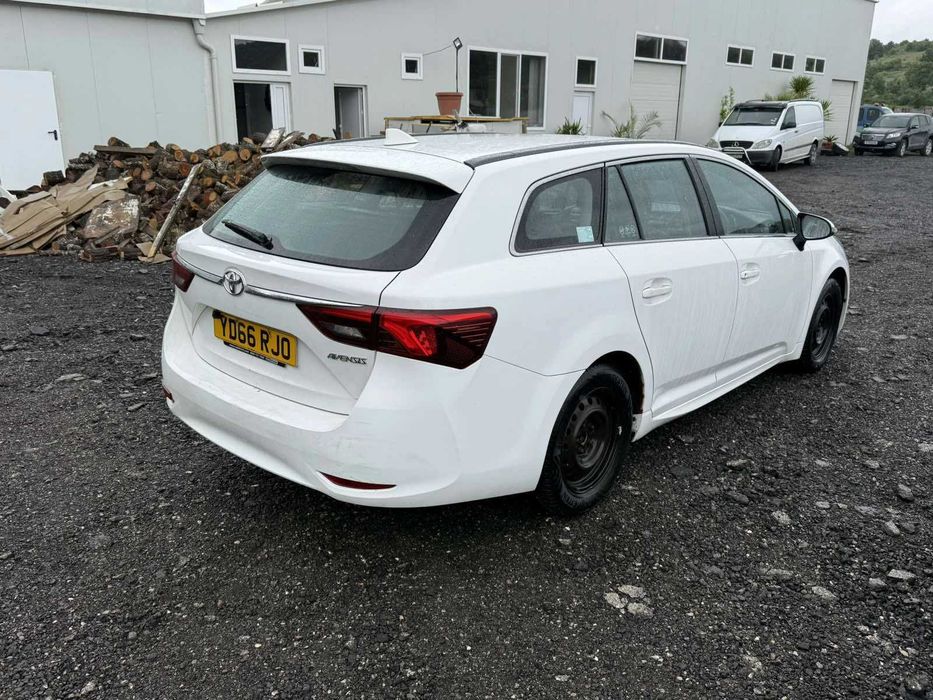 Toyota Avensis 1. 6 дизел D-4D, 112 к. с. , двигател 1WW, 2016 година На Части