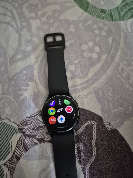 Продам Часы Samsung Watch4 оригинал