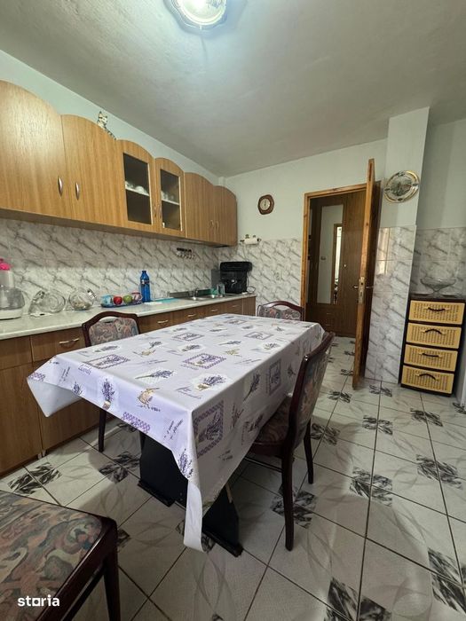 Apartament cu 3 camere Cartier Mal