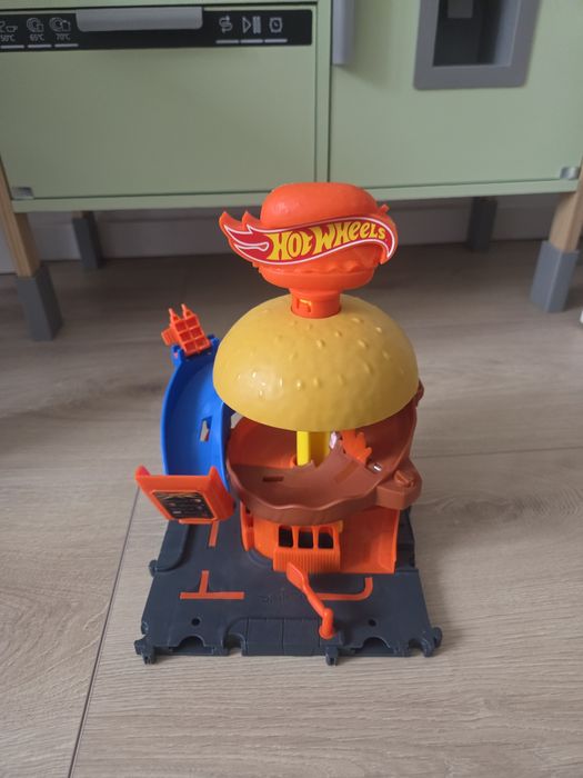 Casa burger hot wheels