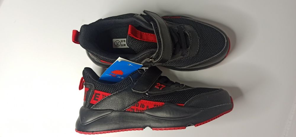 Продам новые кроссовки