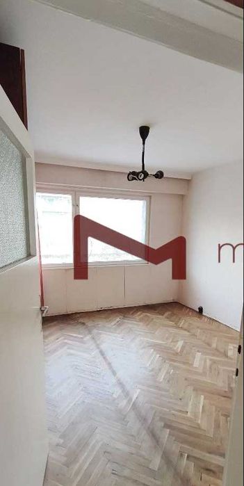 Продава се Четиристаен апартамент в Варна, Левски - 80 кв.м за 1013 €/кв.м - Снимка #1