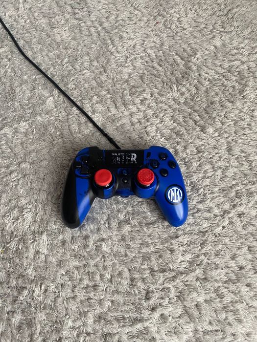 Vand ps 4 slim si jocuri
