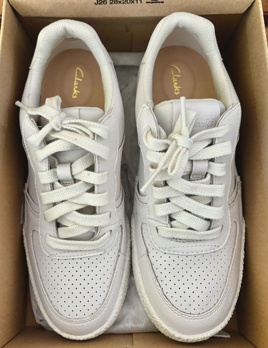 Нови бели кецове Clarks естествена кожа