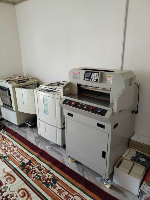 Янги хитой резак ва ишлайдиган б/у ризограф сотилади