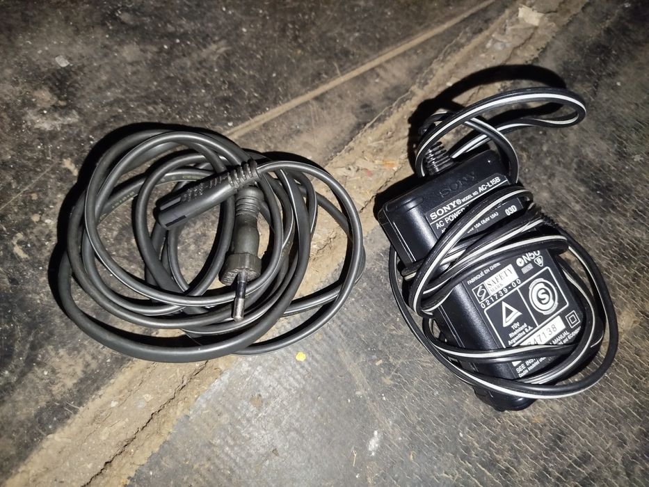 Продаёт VHS камера от Sony модельDCR-TRV265E