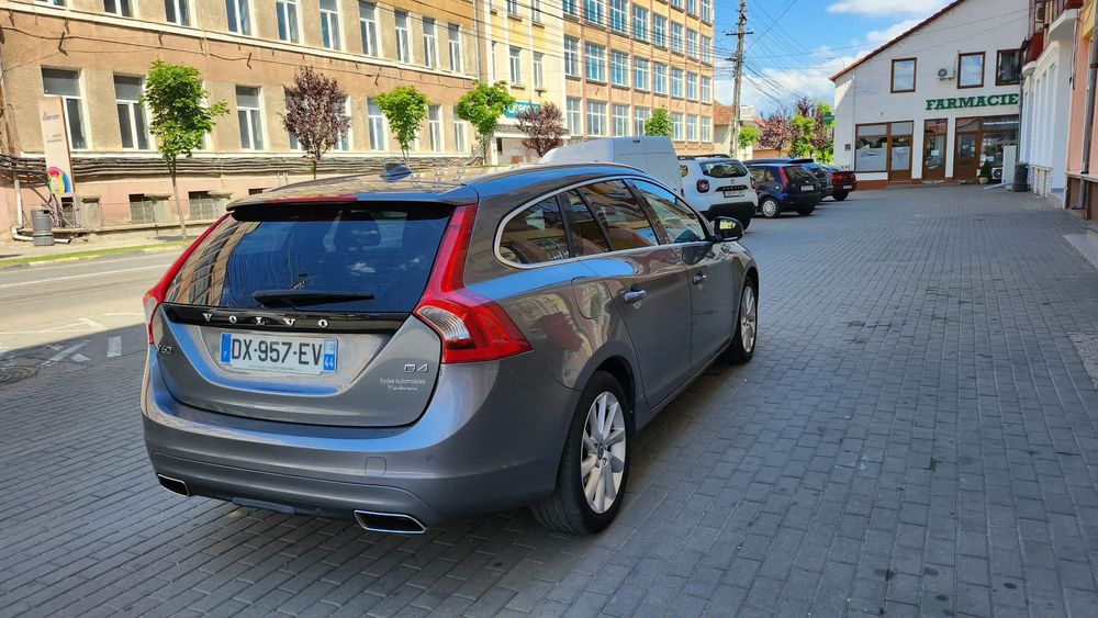 VOLVO V60 2015 — imagine 4