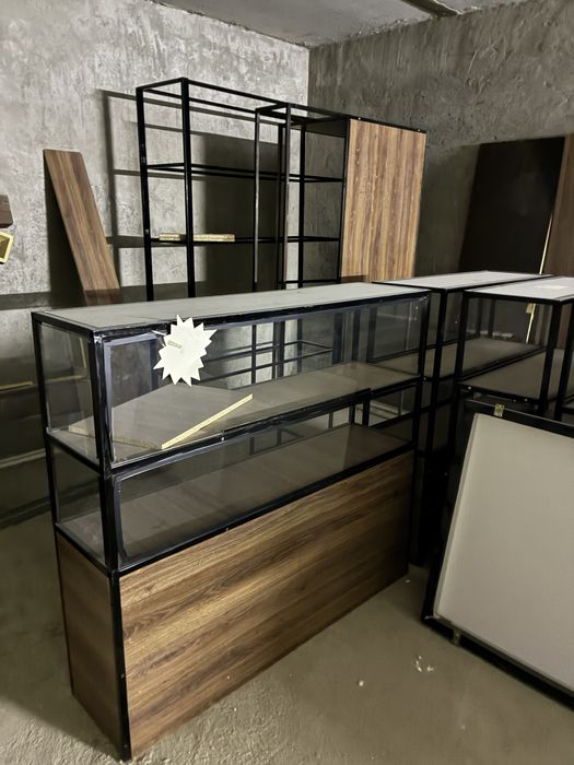 Продам мебель для магазина