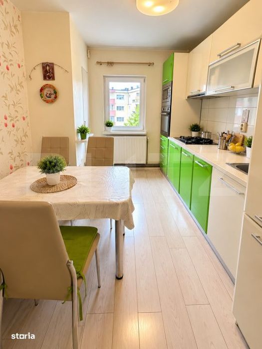 Apartament 4 camere, 77 mp, zona Plopilor