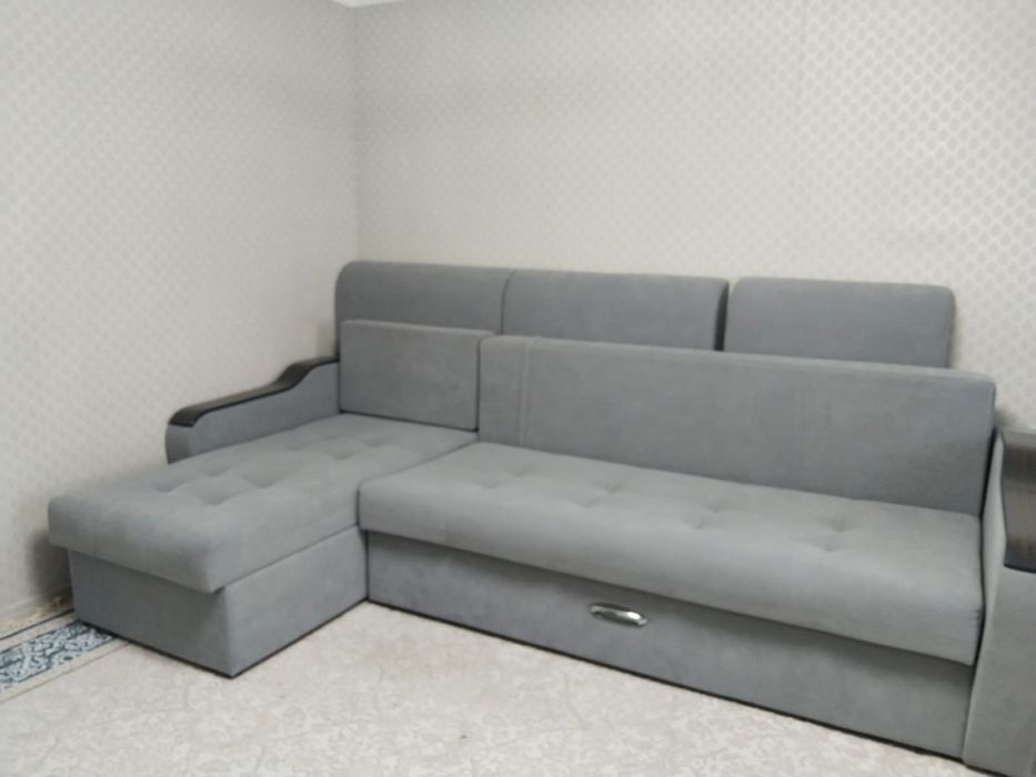 Продам диван. Состояние почти новое.