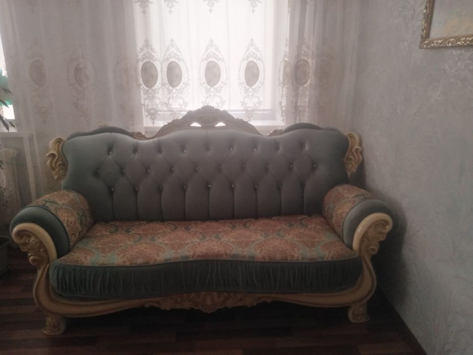 Продам диван красивый