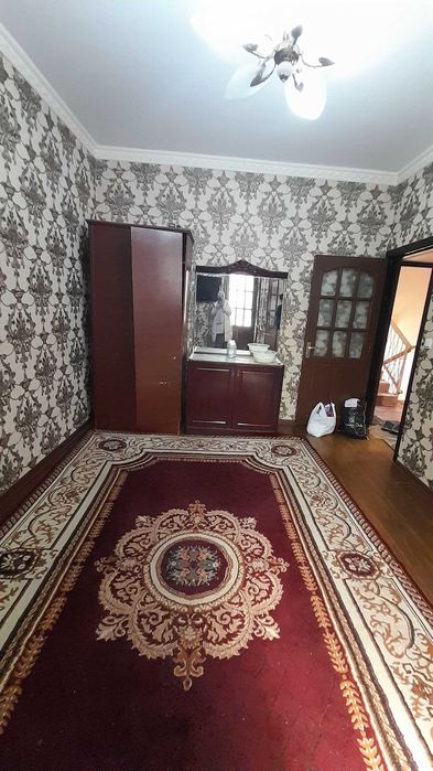 Sheriklikka kvartira bor bolla olinadi sharoiti yaxshi