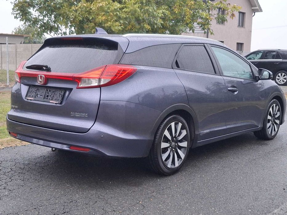 Honda Civic - 1.6 i-DTEC / LED / Scaune incalzite / Camera mers inapoi / Senzori F+S