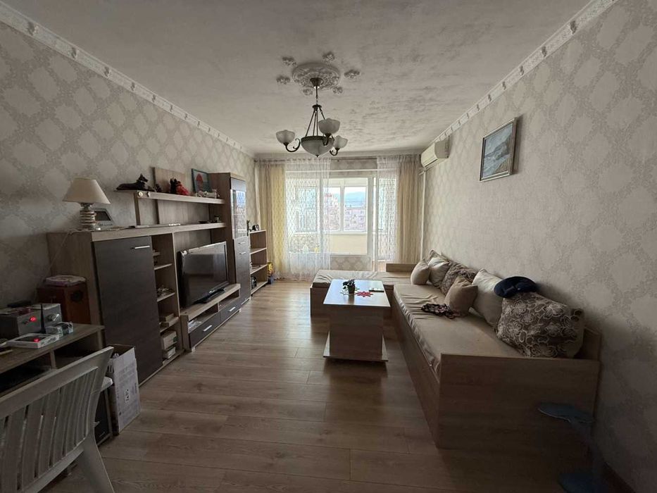 Двустаен апартамент до Ритейл Парк Кючук Париж