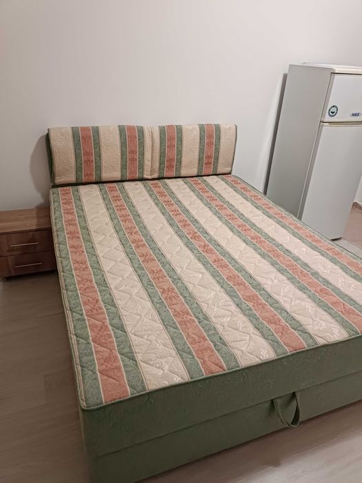 Продавам диван 160*200 в отлично състояние. Ахелой.