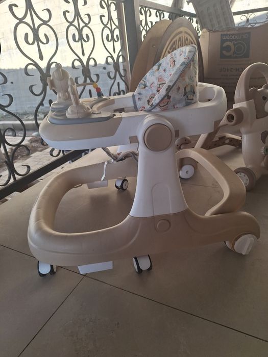 Ходунок-каталка.