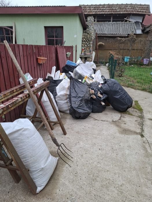 Debarasari complete de materiale din construcții