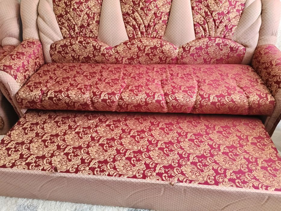 Срочно продам диван