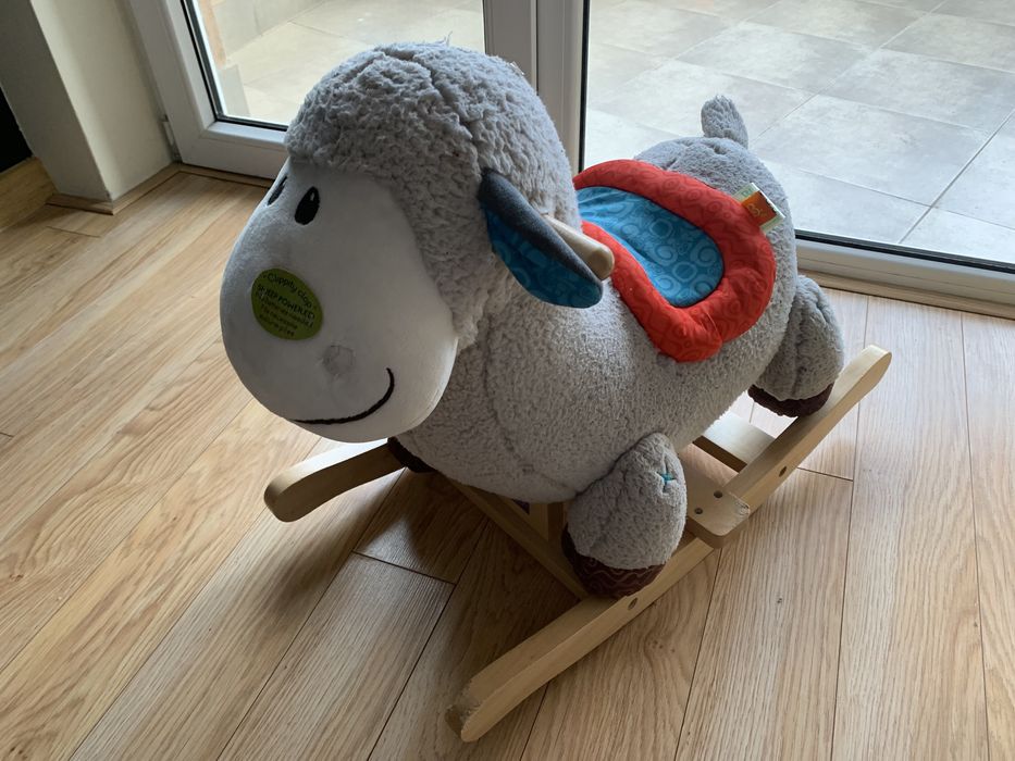 Бебешка играчка - Сладка люлееща се овца