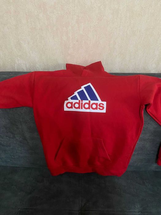 Спортивный кастюм