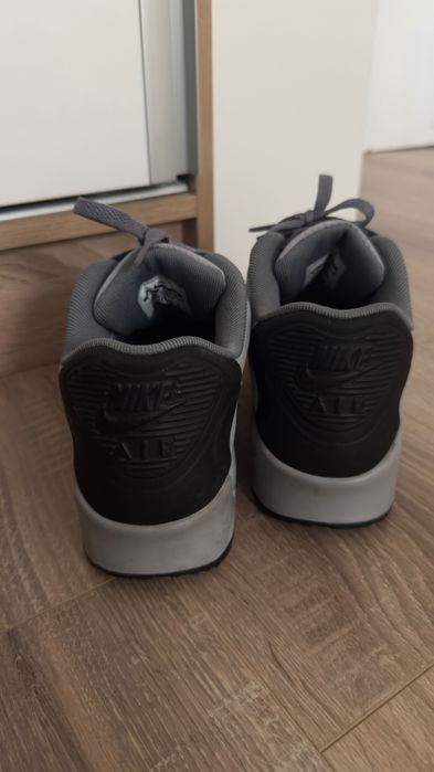 Обувки nike черно и сиво