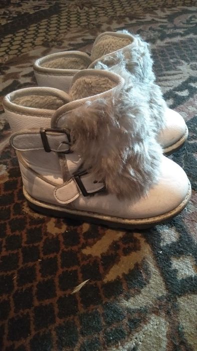Детская обувь,и женские зимние сапоги