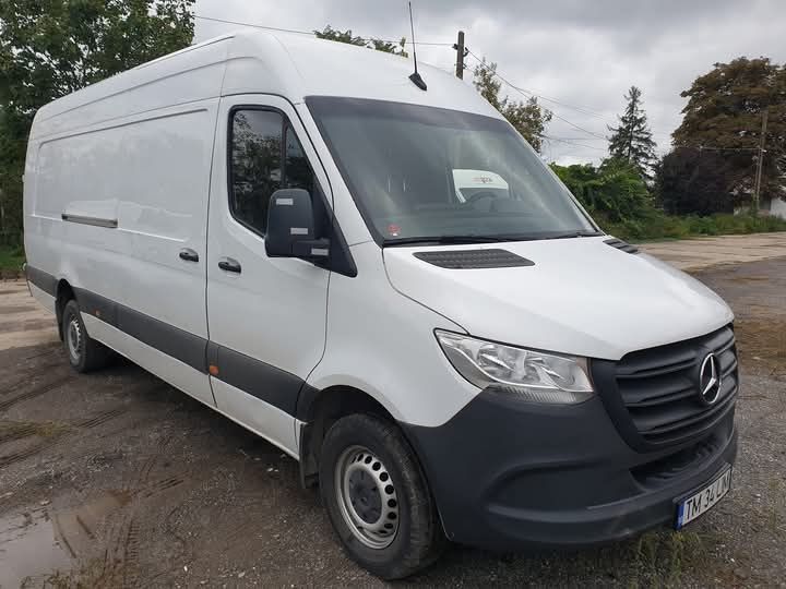 Închiriez microbuze transport marfă