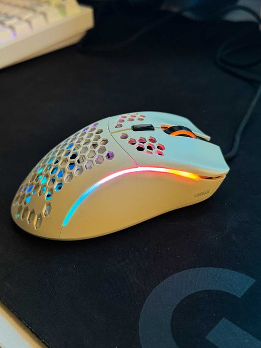 Геймърска мишка Glorious Model - minus мат бяла