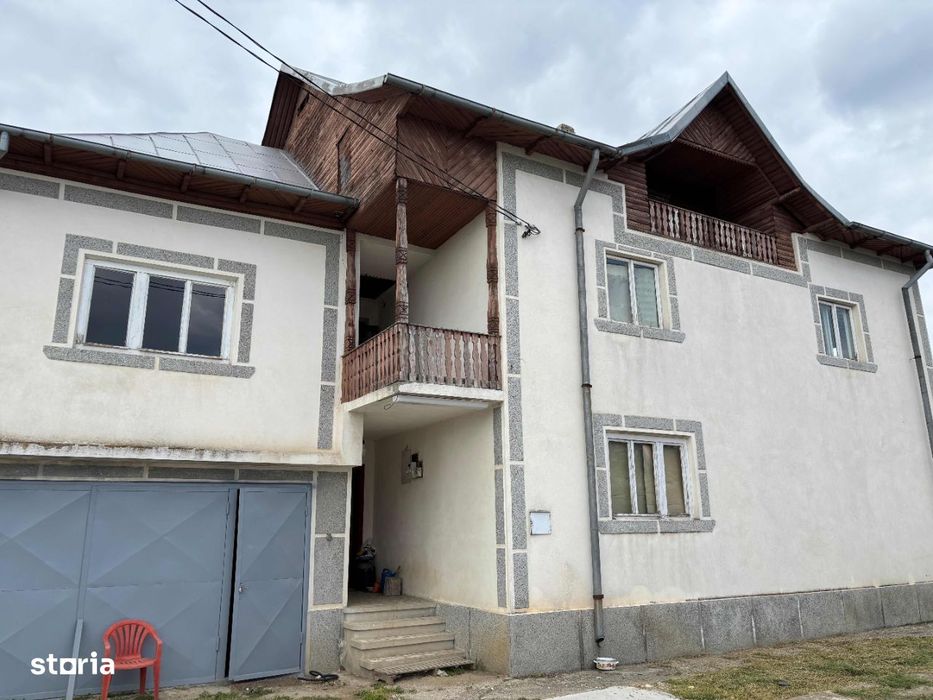 Casa P+1E Stefanesti 3km de centrul Oasului Pitesti 1080 MP teren