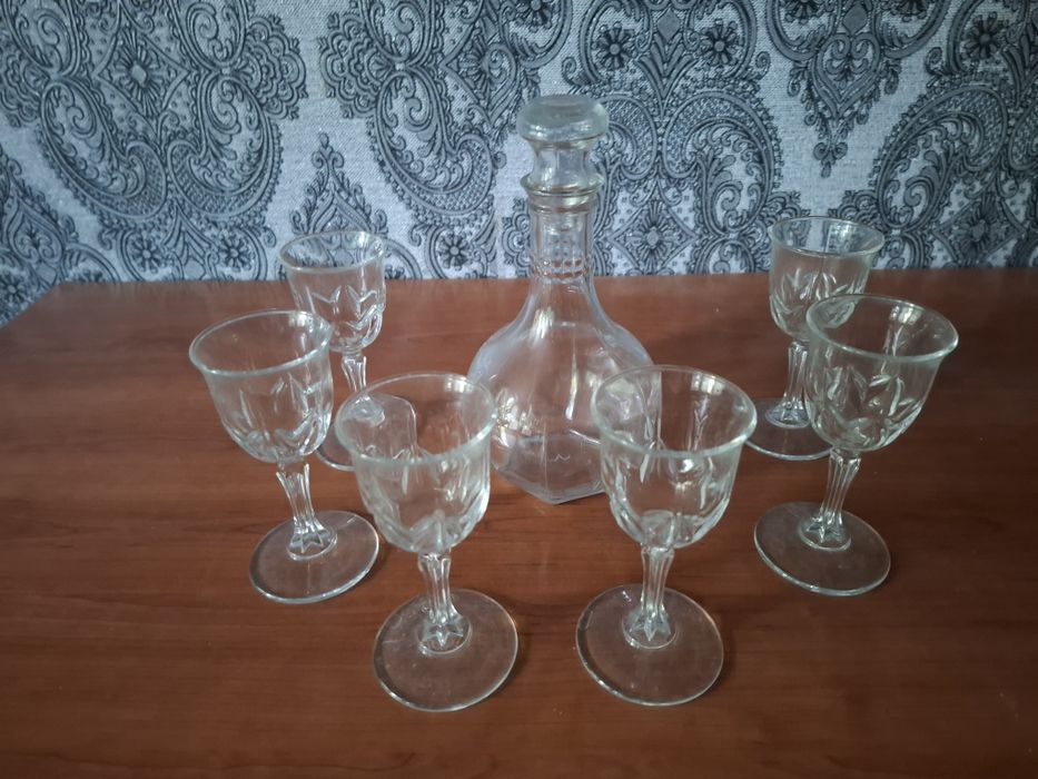 Продам термос сковородка чайный набор.