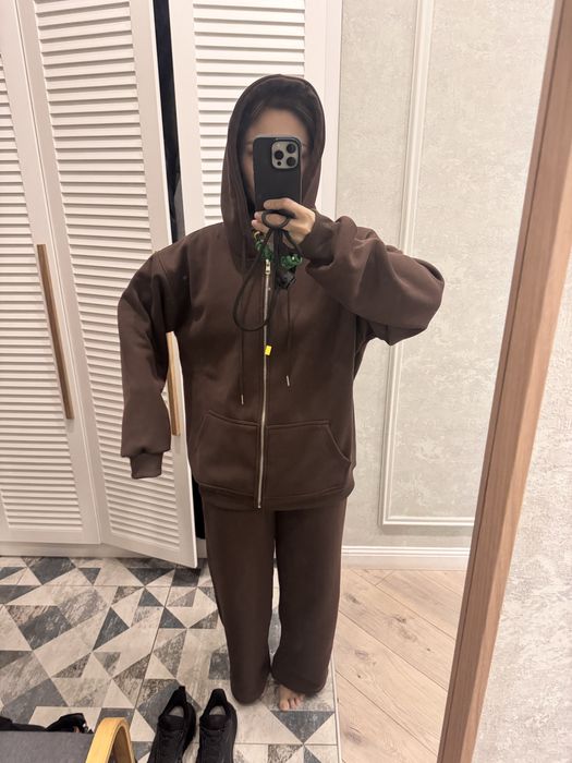 Продам спорт костюм