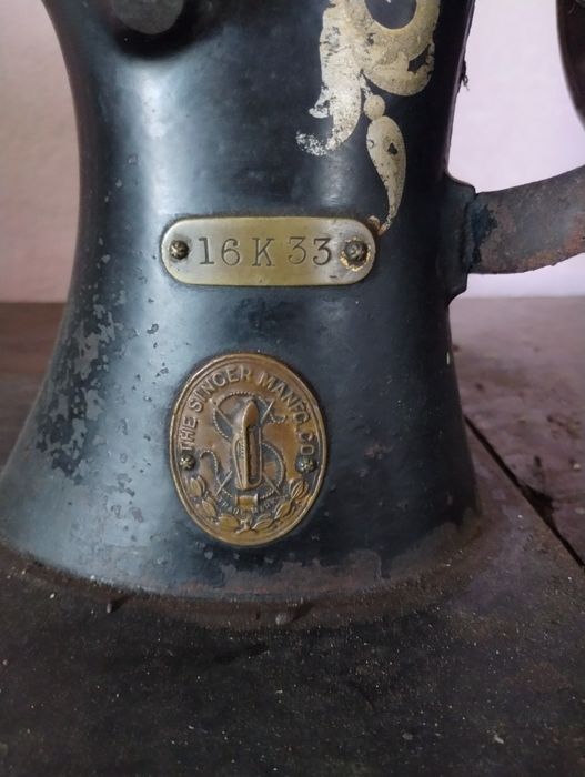 Mașina de cusut Singer