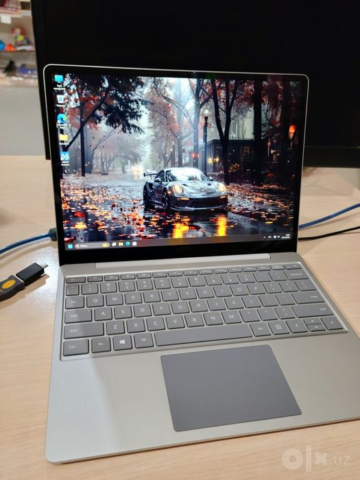 Microsoft Surface Laptop Go