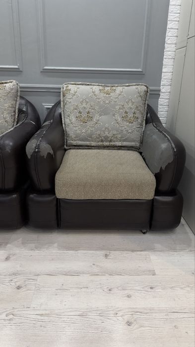 Угловой диван и кресло б/у