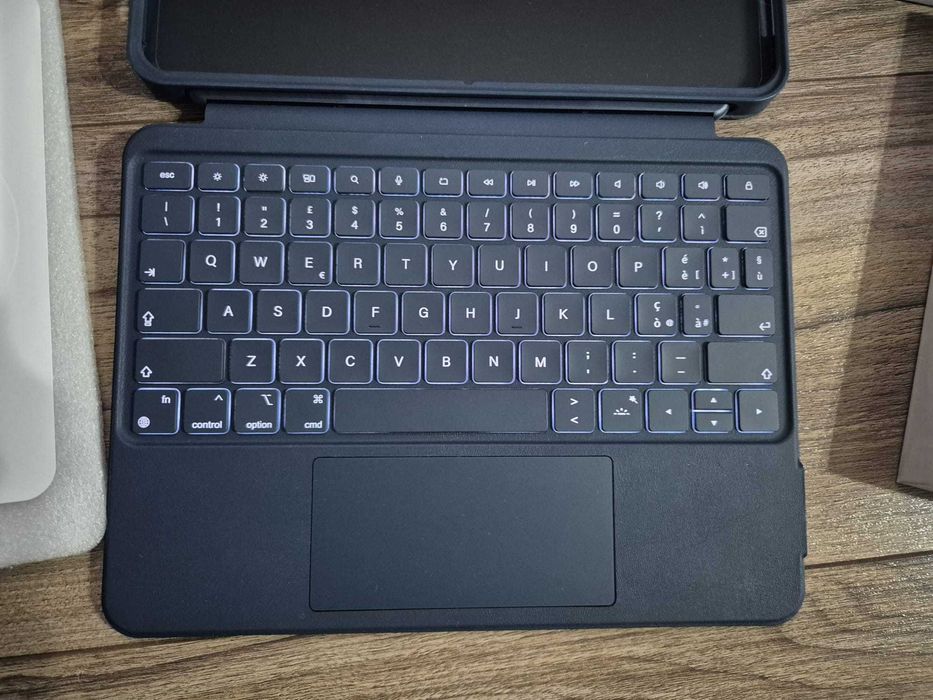 Husa Tastatura HOU iPad Air & Pro 11, Magnetic, Albastru, Resigilat