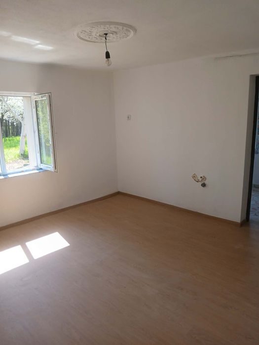Vand casă în comuna Salard