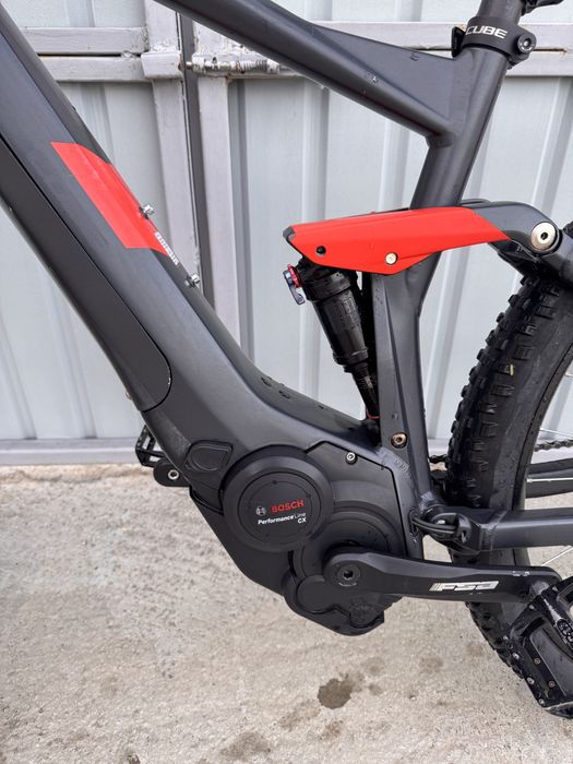 Bicicleta Cube electica motor bosch performace CX