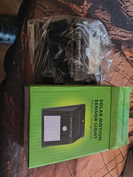 Продавам соларни лампи.